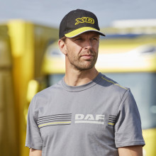 New DAF T-shirt - Grijs met gele streep - Heren